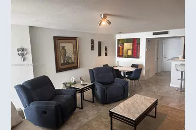 6450 Collins Ave #1207, Miami Beach, FL 33141 - Photo 4