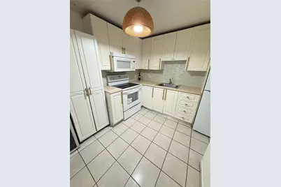 2025 NE 164th St #318, North Miami Beach, FL 33162 - Photo 2
