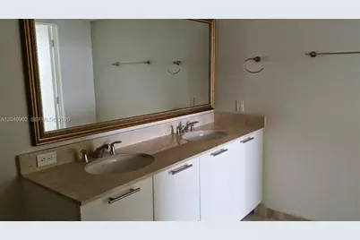 1800 N Bayshore Dr #3310, Miami, FL 33132 - Photo 8