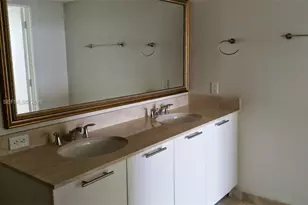 1800 N Bayshore Dr, Miami, FL 33132 - Photo 8