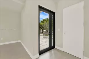 3437 SW 29th St, Miami, FL 33133 - Photo 4