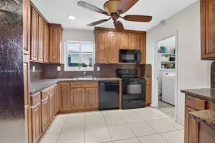 130 NW 78th Ave, Pembroke Pines, FL 33024 - Photo 12