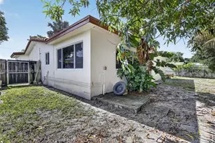 130 NW 78th Ave, Pembroke Pines, FL 33024 - Photo 36