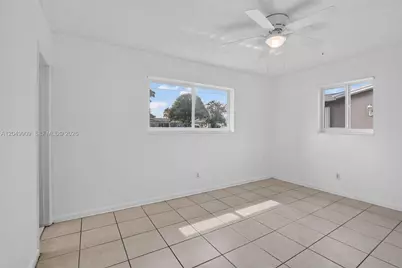 130 NW 78th Ave, Pembroke Pines, FL 33024 - Photo 24