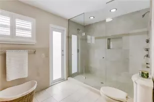 15241 NW 89th Ave, Miami Lakes, FL 33018 - Photo 8