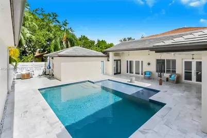 15241 NW 89th Ave, Miami Lakes, FL 33018 - Photo 14