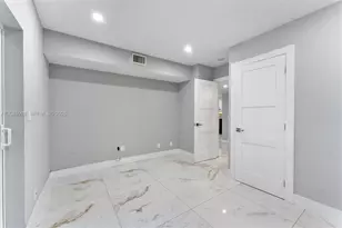 2055 NW 9th St, Delray Beach, FL 33445 - Photo 22
