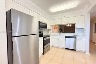 2206 S Cypress Bend Dr, Pompano Beach, FL 33069 - Photo 6