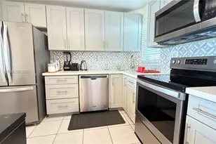 2206 S Cypress Bend Dr, Pompano Beach, FL 33069 - Photo 8