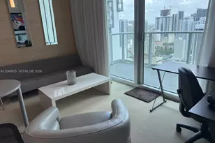 300 S Biscayne Blvd, Miami, FL 33131 - Photo 6