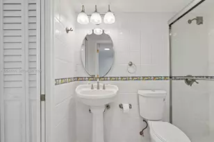 401 Ocean Dr, Miami Beach, FL 33139 - Photo 14