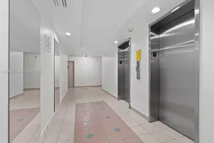 401 Ocean Dr, Miami Beach, FL 33139 - Photo 24