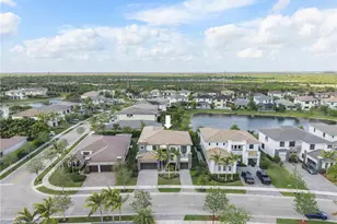 10585 Cobalt Ct, Parkland, FL 33076 - Photo 2