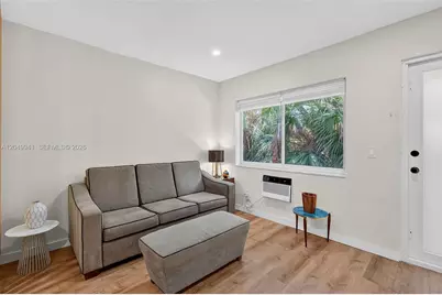 428 Collins Ave #10, Miami Beach, FL 33139 - Photo 4