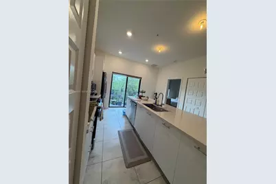 8195 NW 104th Ave #22, Doral, FL 33178 - Photo 6