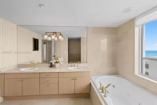 5025 Collins Ave, Miami Beach, FL 33140 - Photo 16
