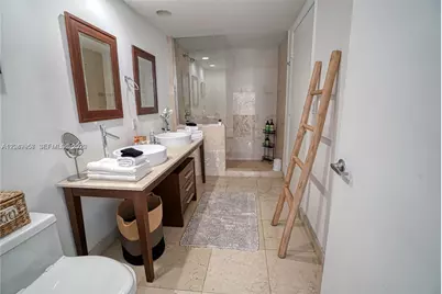 485 Brickell Ave #1701, Miami, FL 33131 - Photo 2
