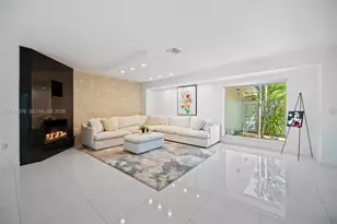 11530 NE 22nd Dr, North Miami, FL 33181 - Photo 6