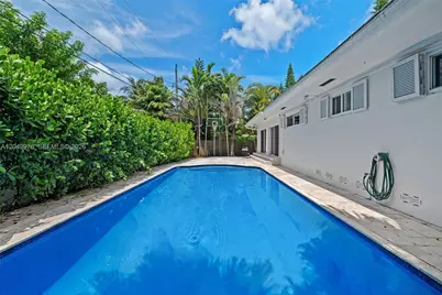 11530 NE 22nd Dr, North Miami, FL 33181 - Photo 32