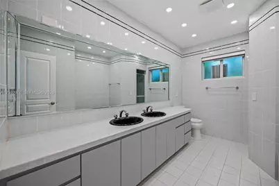 11530 NE 22nd Dr, North Miami, FL 33181 - Photo 28