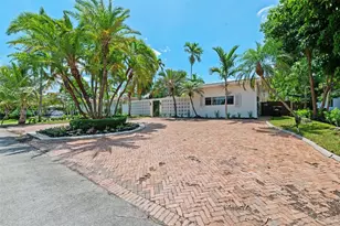 11530 NE 22nd Dr, North Miami, FL 33181 - Photo 4
