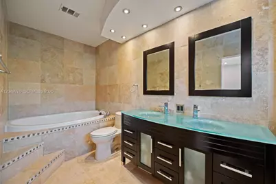 11530 NE 22nd Dr, North Miami, FL 33181 - Photo 24