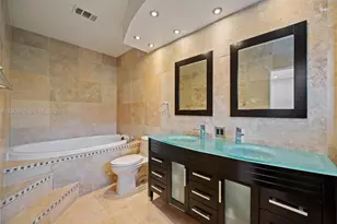 11530 NE 22nd Dr, North Miami, FL 33181 - Photo 24