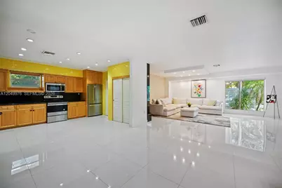 11530 NE 22nd Dr, North Miami, FL 33181 - Photo 12