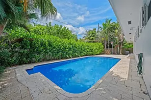 11530 NE 22nd Dr, North Miami, FL 33181 - Photo 36