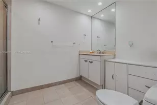 7700 Collins Ave, Miami Beach, FL 33141 - Photo 18