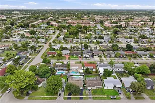 9771 NW 24th Pl, Sunrise, FL 33322 - Photo 32