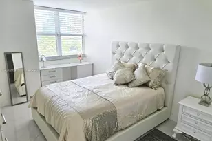 770 Claughton Island Dr, Miami, FL 33131 - Photo 10