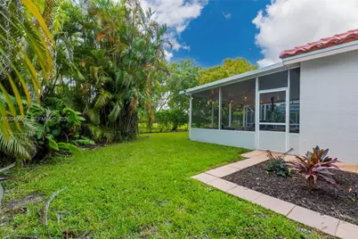 7569 Parkside Ln, Margate, FL 33063 - Photo 40