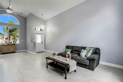 7569 Parkside Ln, Margate, FL 33063 - Photo 12