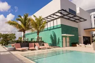 11 NE 6th St, Miami, FL 33132 - Photo 16