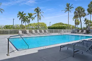 4301 Collins Ave, Miami Beach, FL 33140 - Photo 12