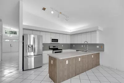 8967 NW 146th Ter, Miami Lakes, FL 33018 - Photo 8
