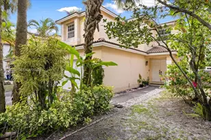9847 Fairway Cove Ln, Plantation, FL 33324 - Photo 4