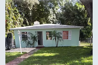 475 NE 164th St, Miami, FL 33162 - Photo 1