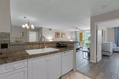 19555 E Country Club Dr #8405, Aventura, FL 33180 - Photo 14