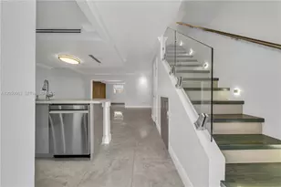 5452 NW 169th Terrace, Miami Gardens, FL 33055 - Photo 2