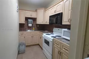 1000 Parkview Dr, Hallandale Beach, FL 33009 - Photo 40