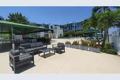 1000 Parkview Dr #125, Hallandale Beach, FL 33009 - Photo 48