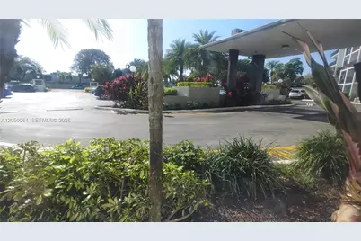 1000 Parkview Dr #125, Hallandale Beach, FL 33009 - Photo 26