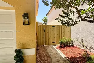 9833 NW 5th Ct, Plantation, FL 33324 - Photo 6