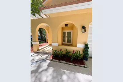 9833 NW 5th Ct, Plantation, FL 33324 - Photo 4