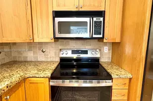 9833 NW 5th Ct, Plantation, FL 33324 - Photo 14