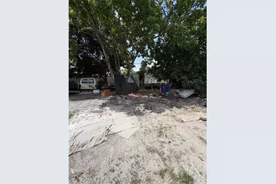 2954 NW 91st St, Miami, FL 33147 - Photo 10