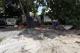 2954 NW 91st St, Miami, FL 33147 - Photo 10