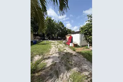 2954 NW 91st St, Miami, FL 33147 - Photo 8